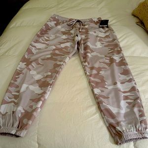 Onzie small/ medium sweatpants
